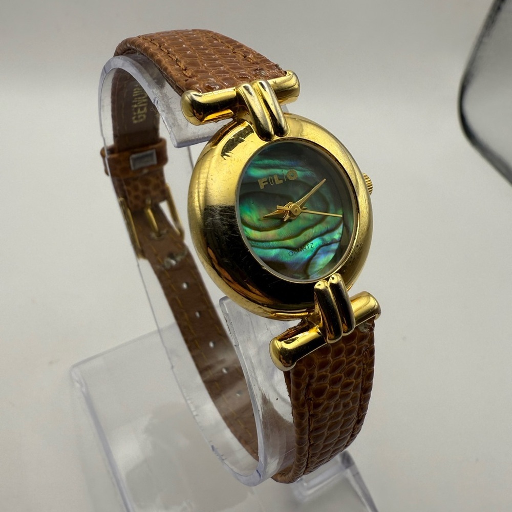 Vintage Folio Women's Gold Tone Watch with Mother of Pearl Face (New Battery) - Picture 3 of 11